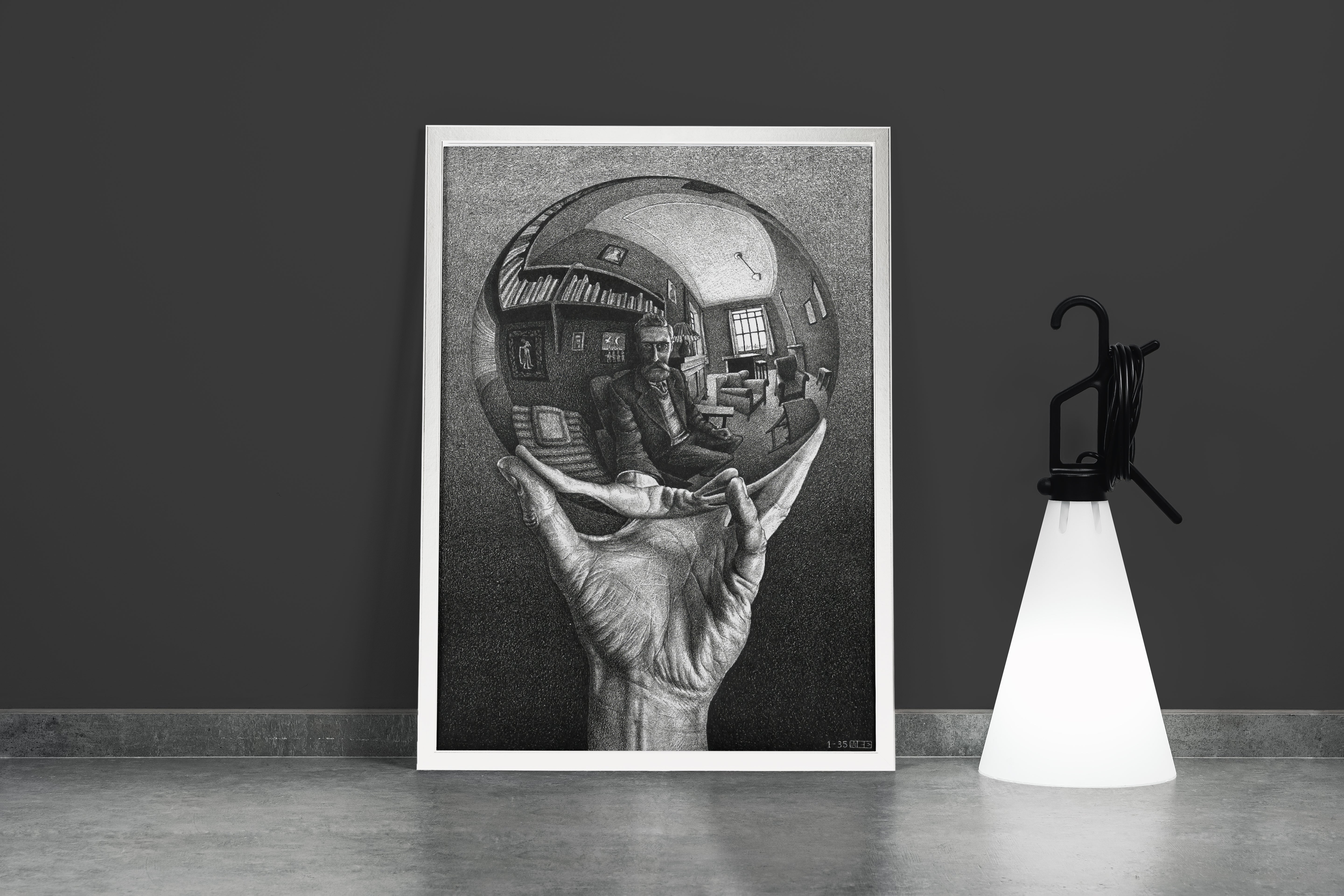 M.C. Escher Elinde Küre Yansımalı Otoportre Kanvas Tablo